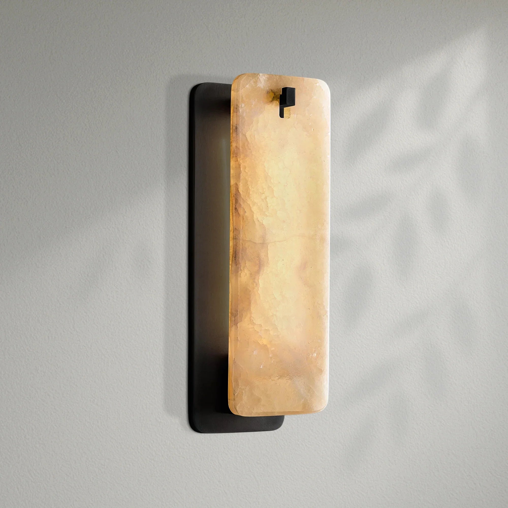 Calametto Onyx Sconce
