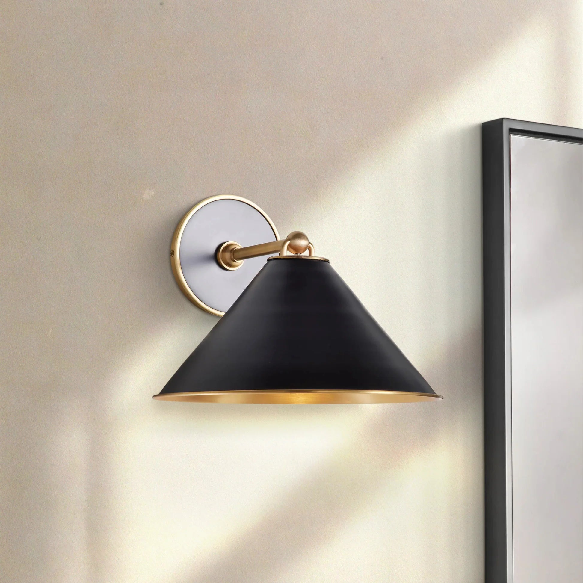 Arno Single-Light Wall Sconce