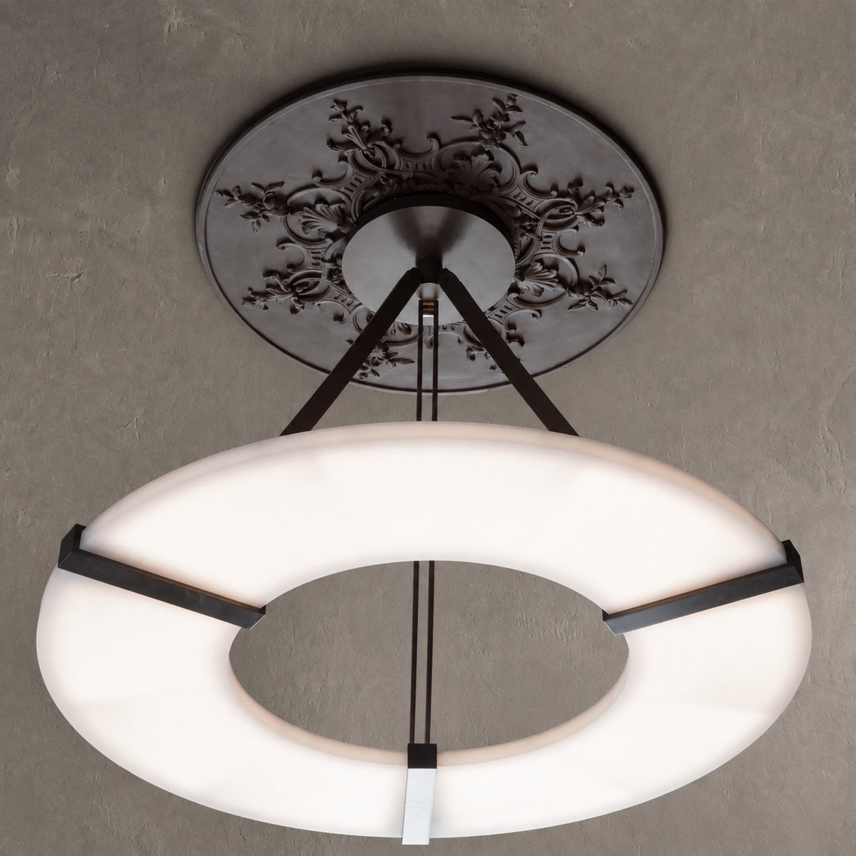 Alabaster Halo Pendant Light – Black & White LED Chandelier