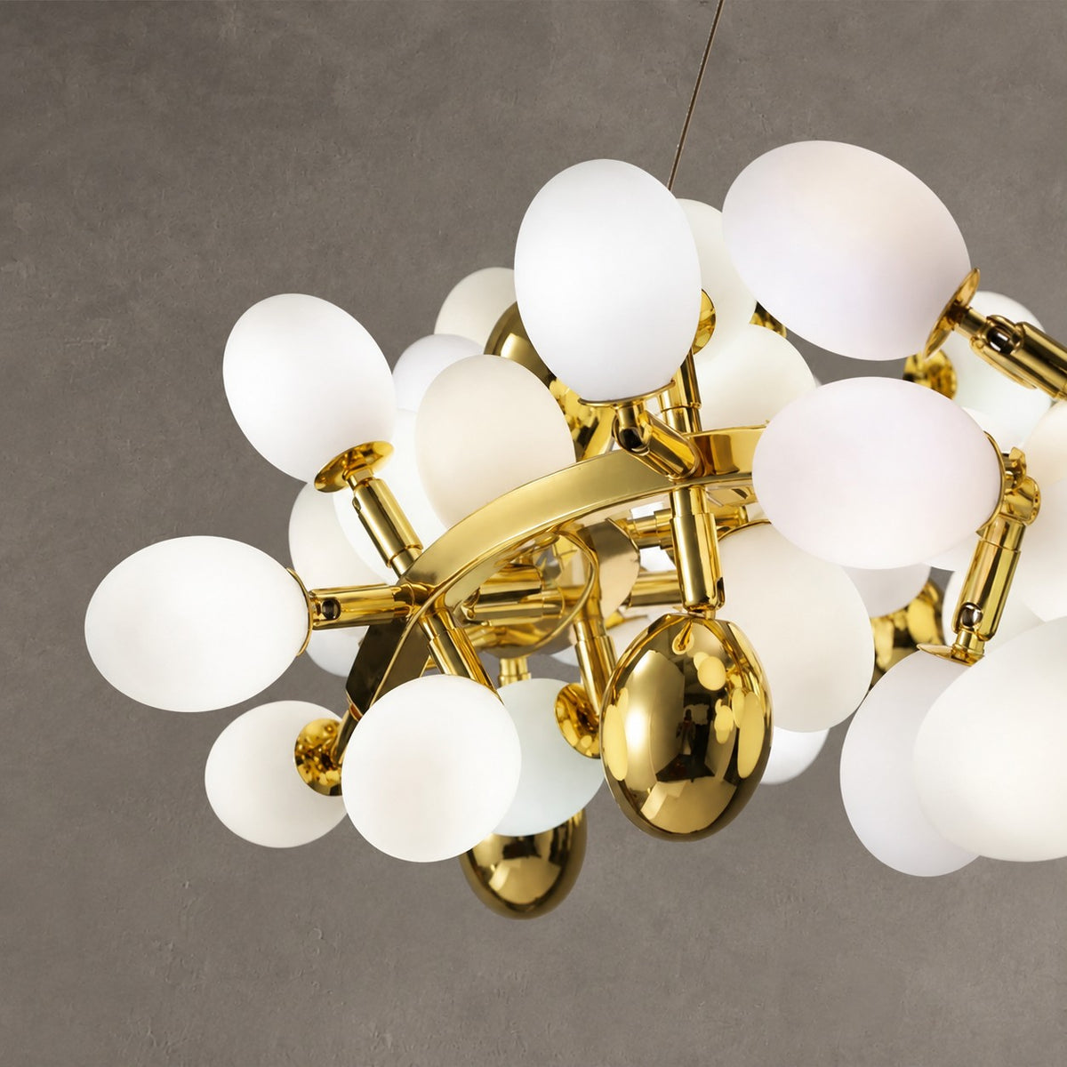 Luxury Escamoles Modern Grape Round Chandelier