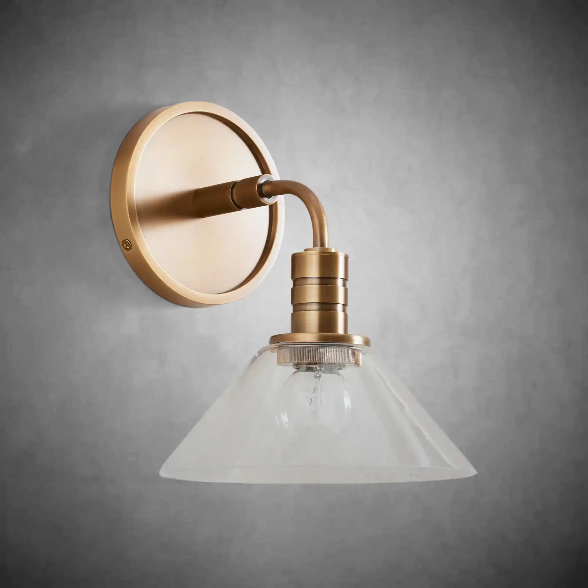 https://cdn.shopify.com/s/files/1/0736/8795/7790/files/theron-single-wall-sconce-3_2b8ad738-6f1f-40b1-b158-76638b1aeaff.webp?v=1765848742
