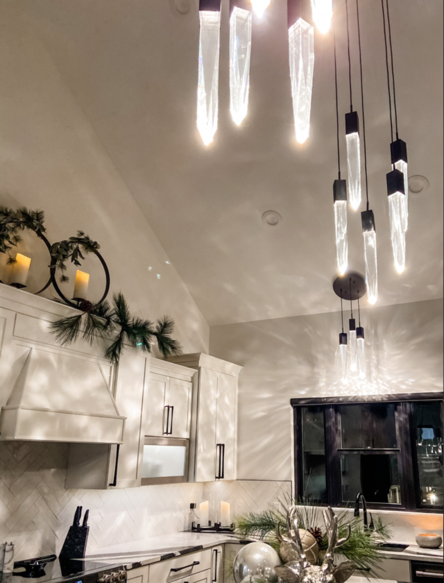Modern Light Luxury Round/Rectangle Ceiling Pendant Light in Black Finish for Kitchen Island/ Staircase/Living Room