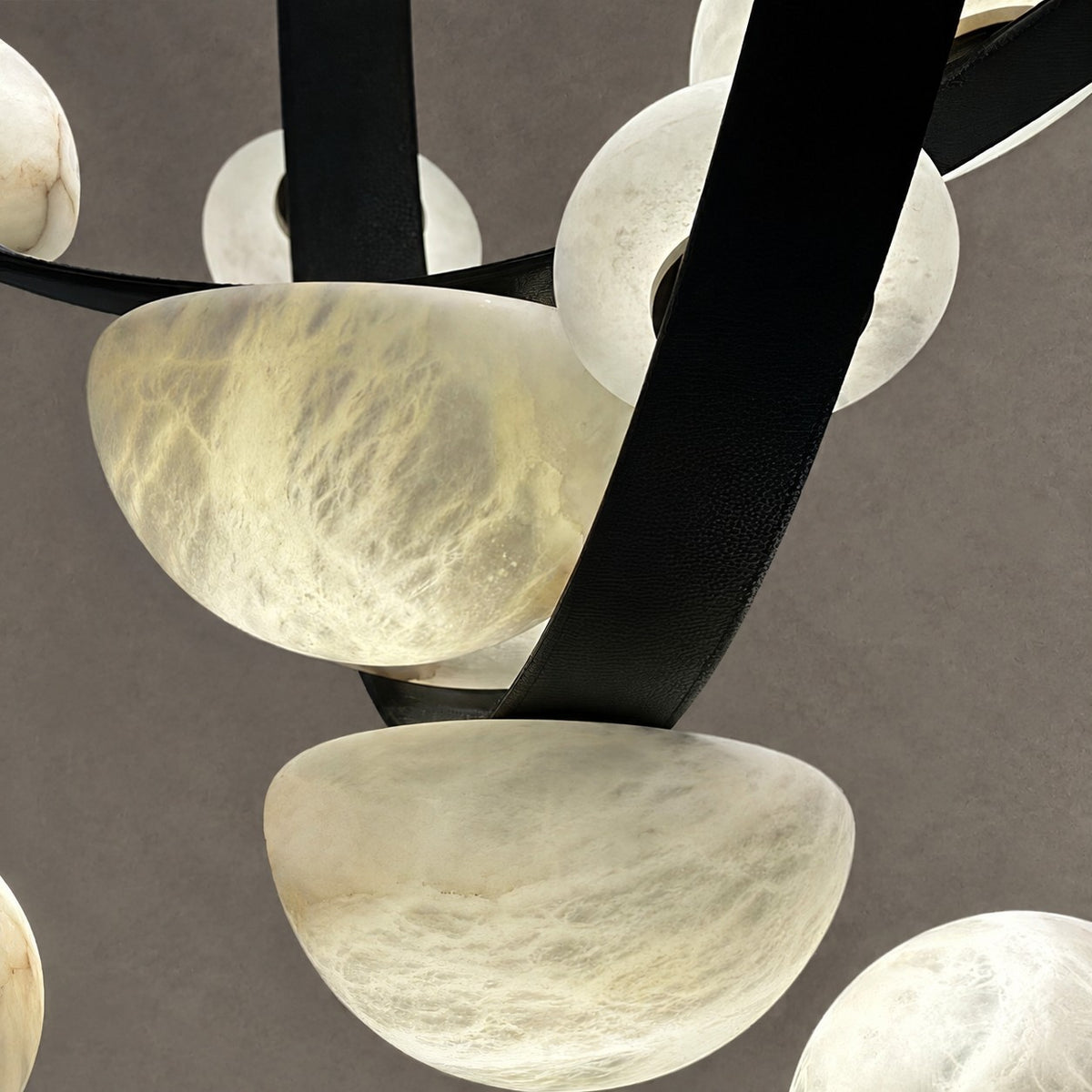 Dew Drops Alabaster LED Chandelier – Black White Warm Light