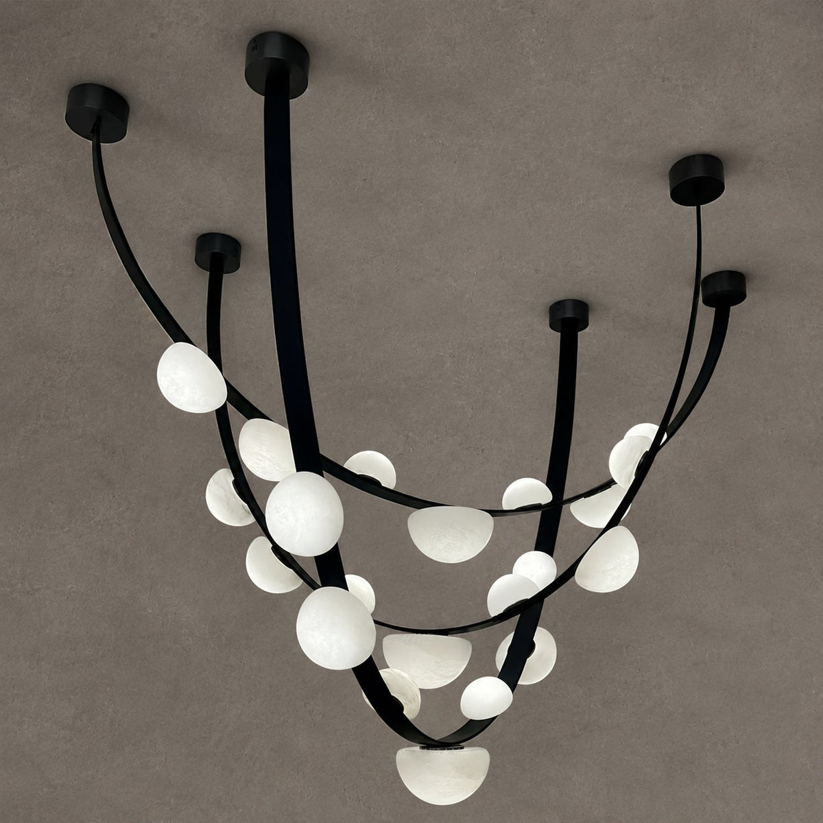 Dew Drops Alabaster LED Chandelier – Black White Warm Light