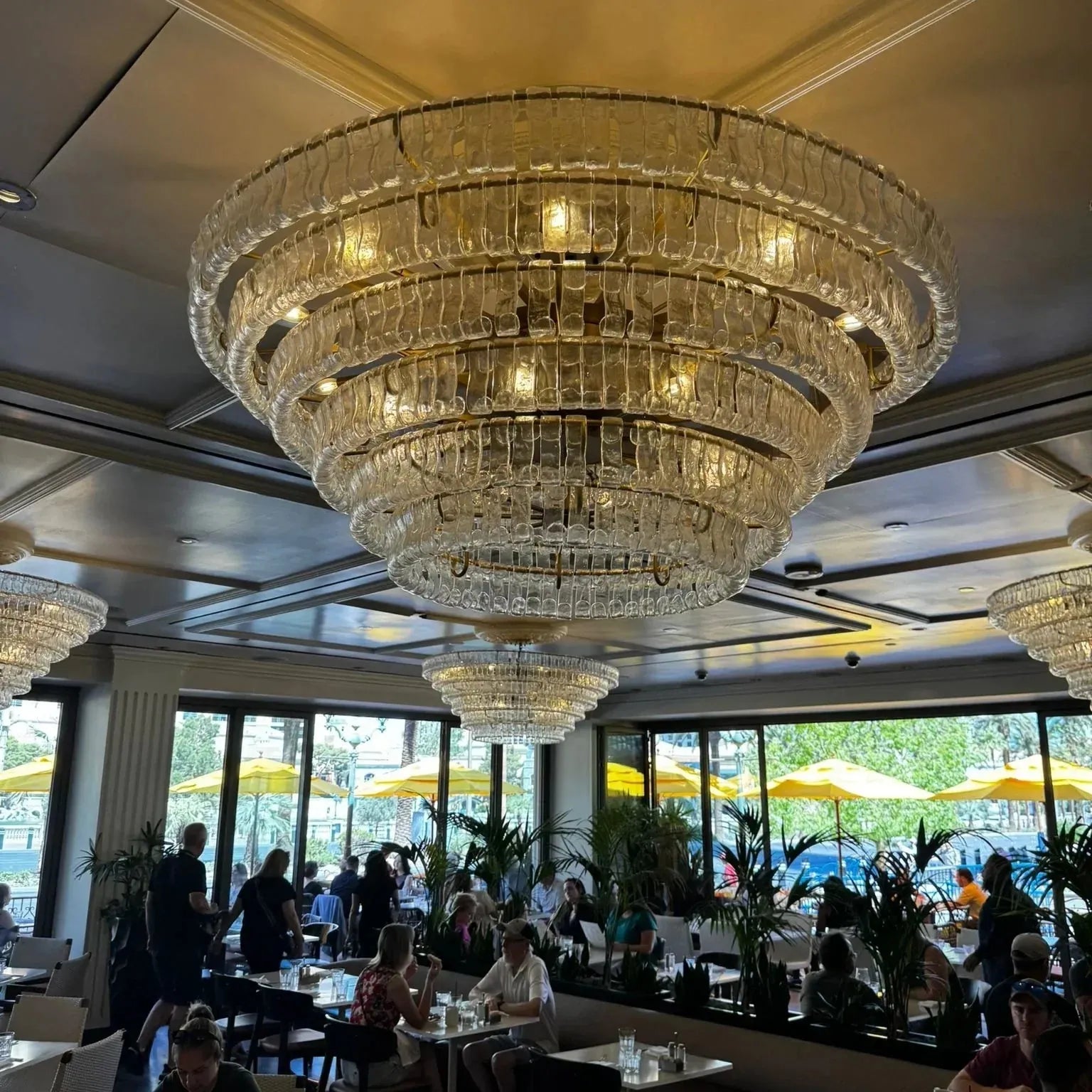 Ghiaccio Round Chandelier