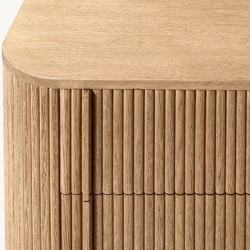 Mulho Closed Nightstand