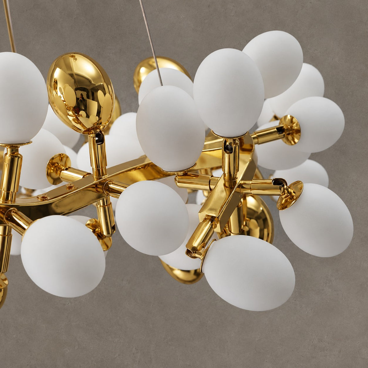 Luxury Escamoles Modern Grape Round Chandelier