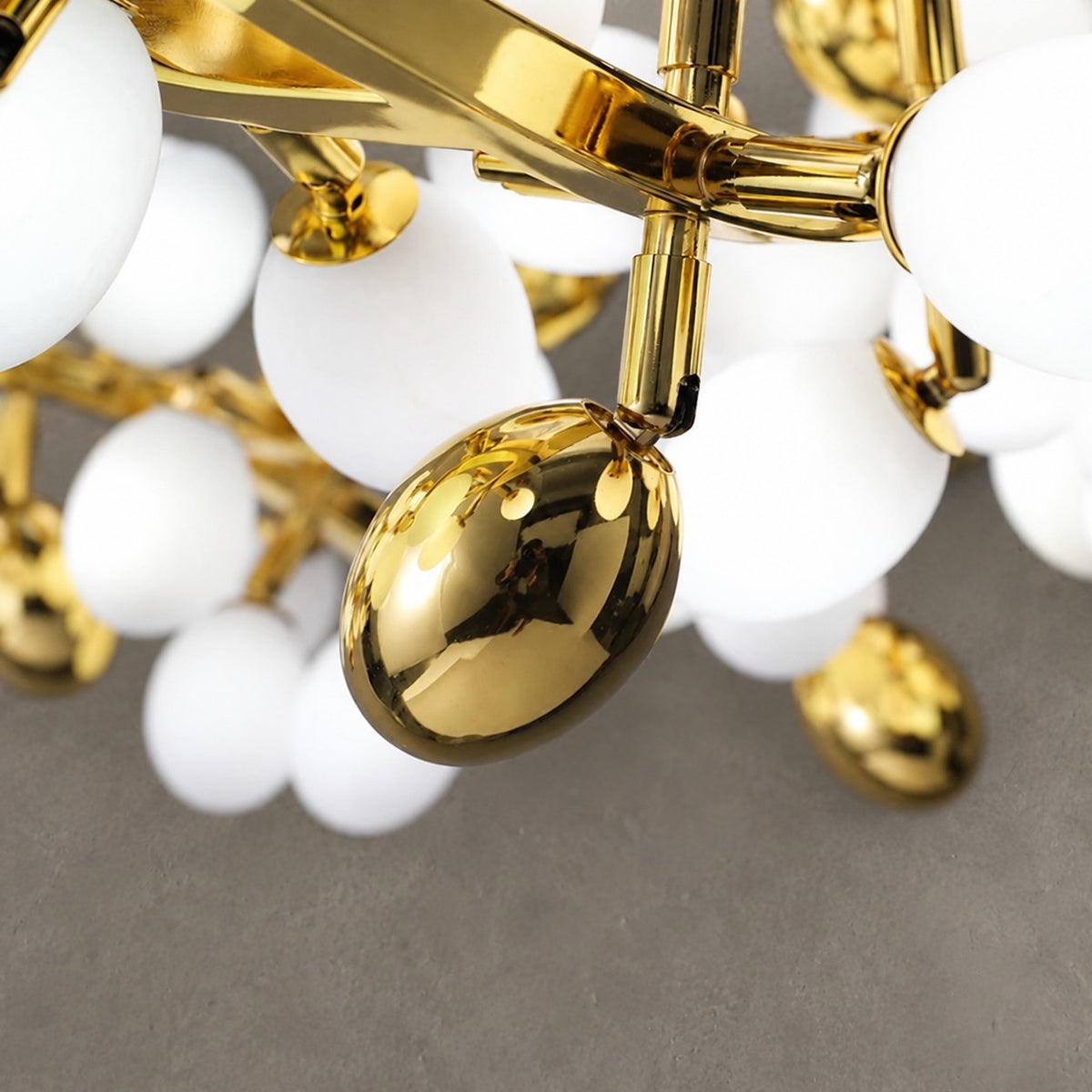 Luxury Escamoles Modern Linear Grape Chandelier