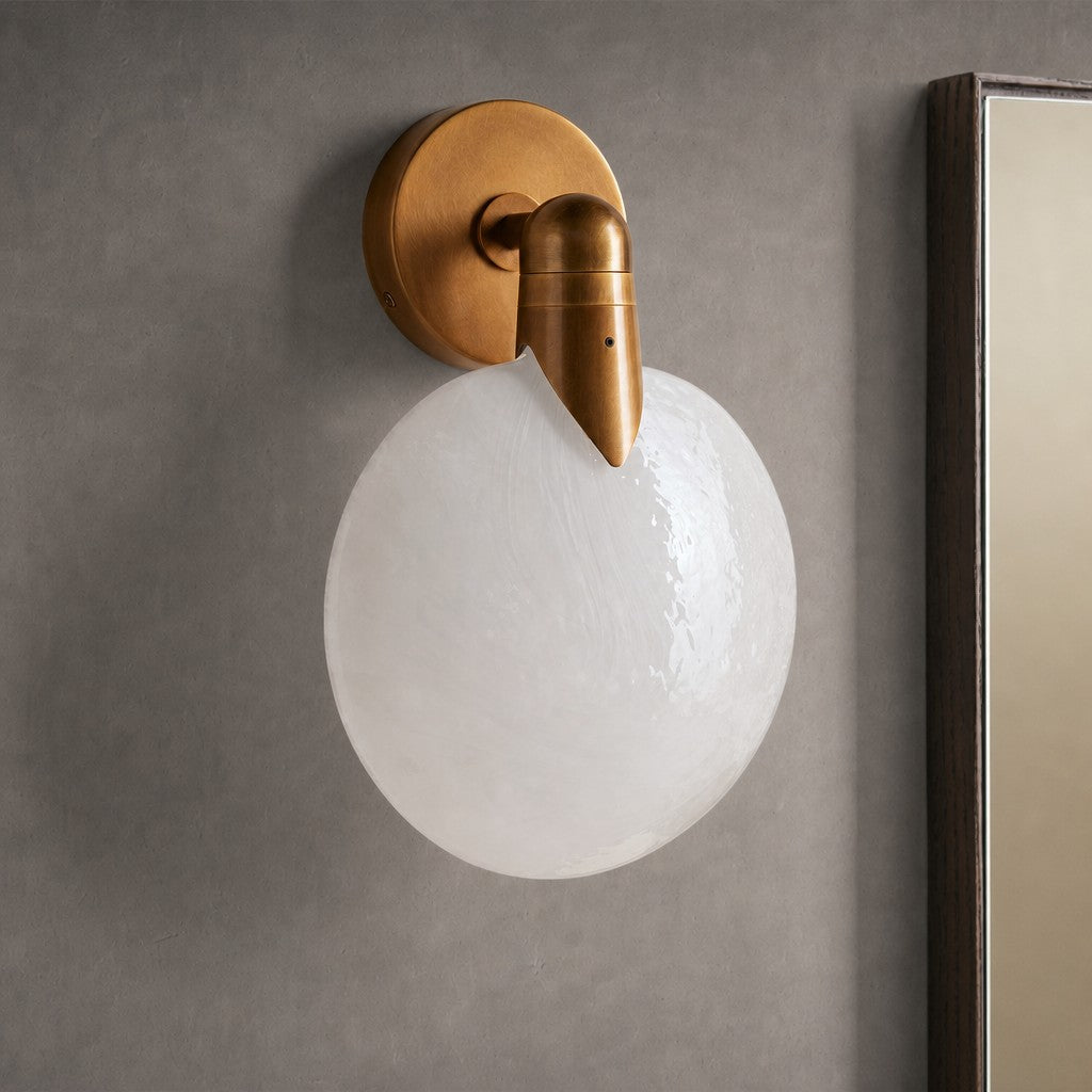 Lynelle Sconce