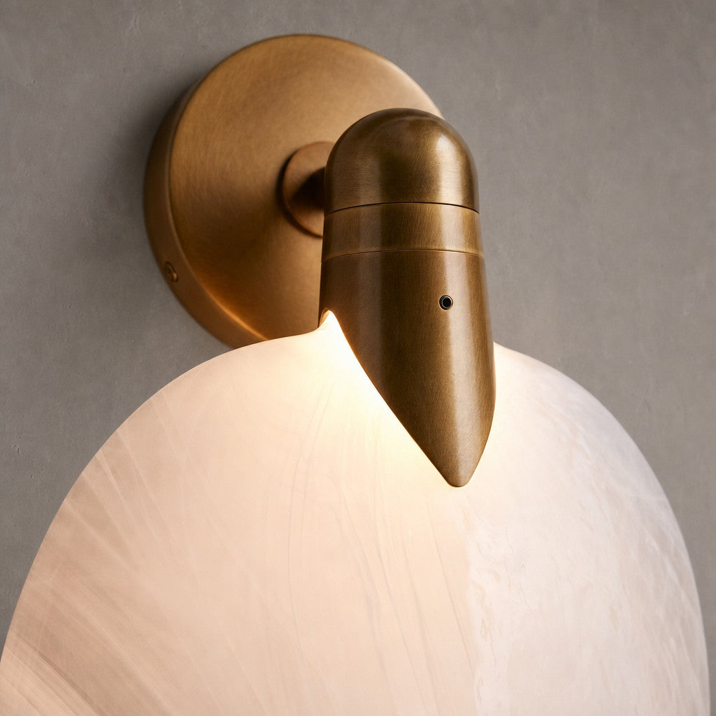 Lynelle Sconce