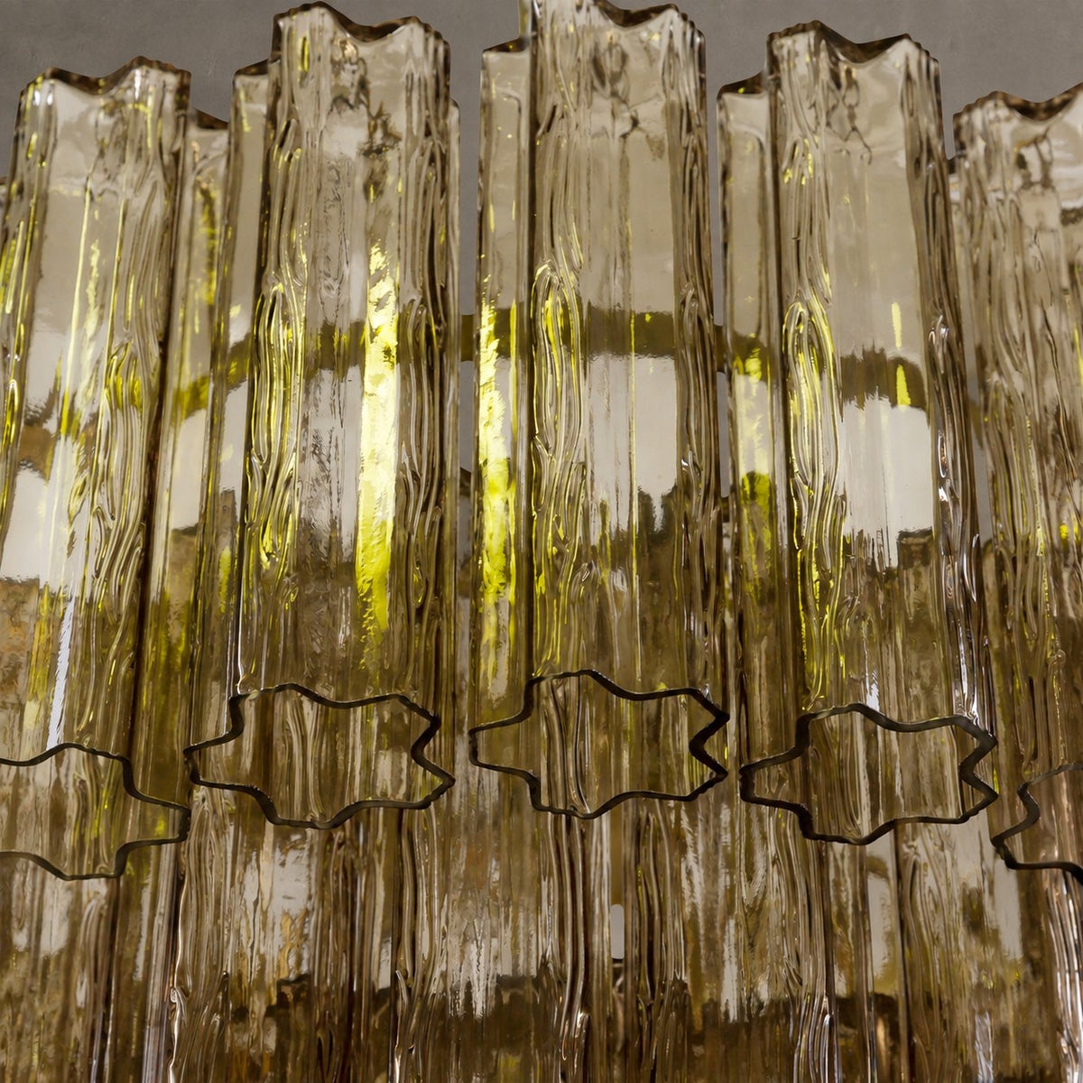 reviso Murano Fluted Glass Chandelier 28″