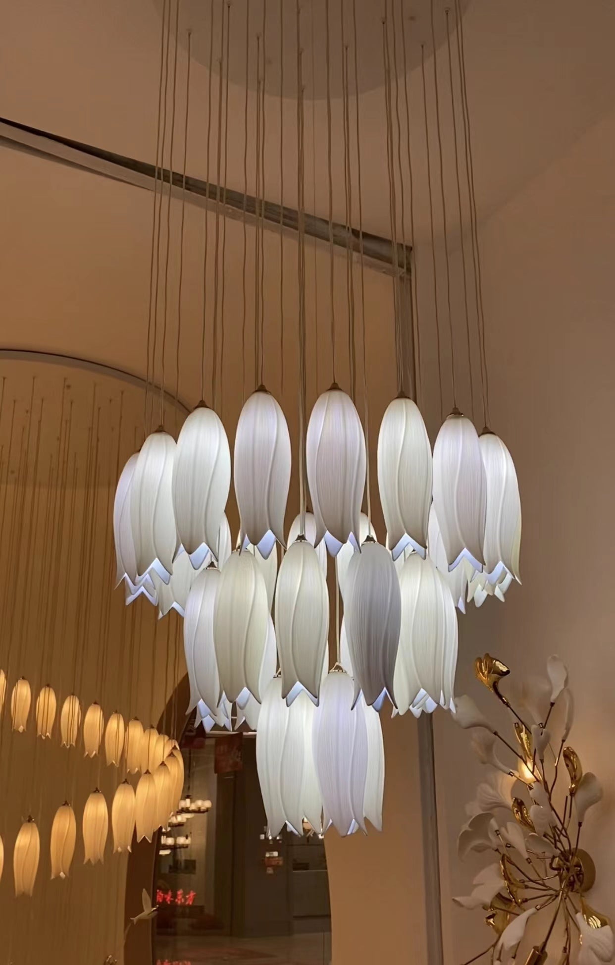 2023 New Arrival Elegant Flower Chandelier For Foyer/ Staircase