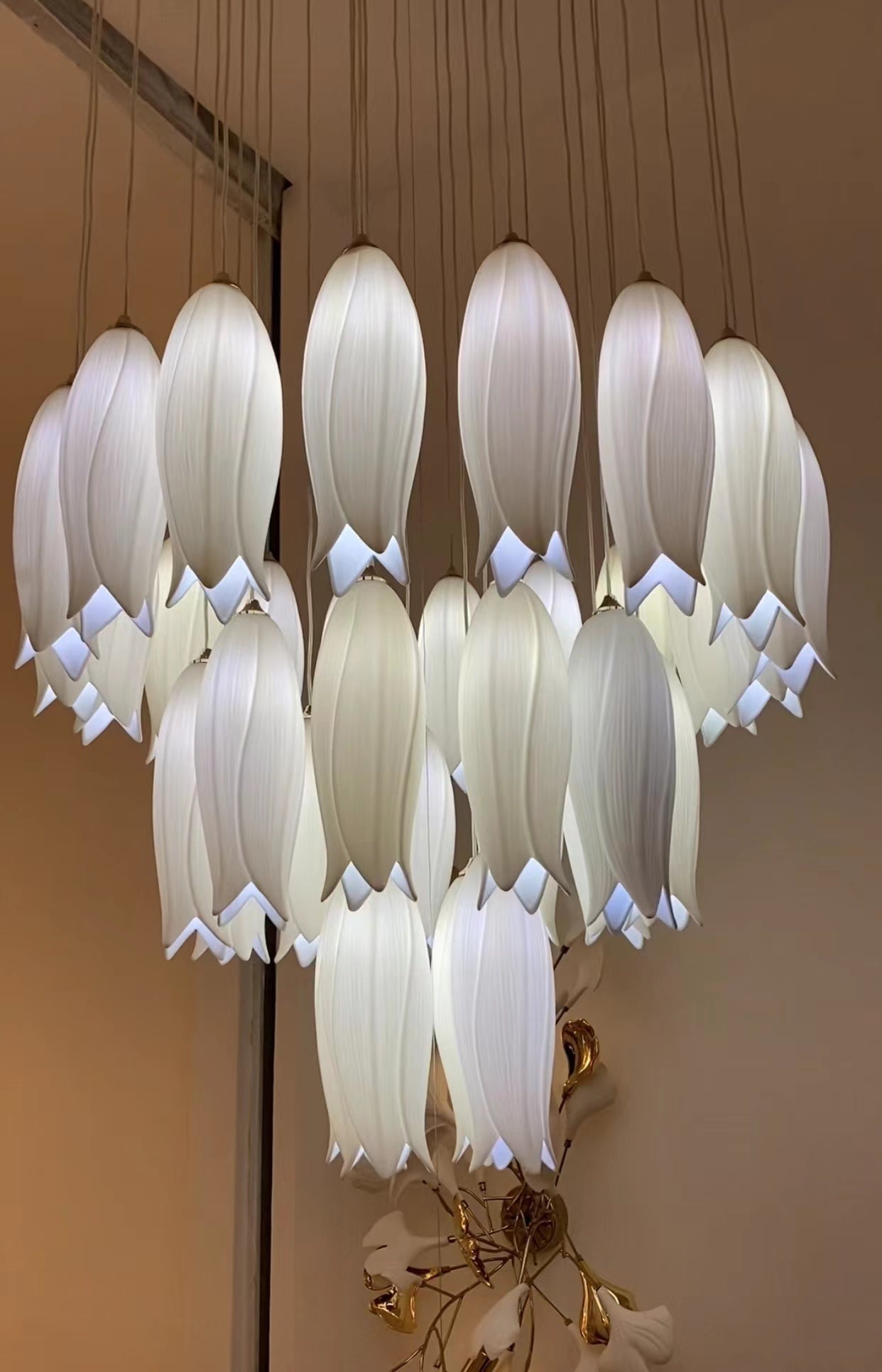 2023 New Arrival Elegant Flower Chandelier For Foyer/ Staircase