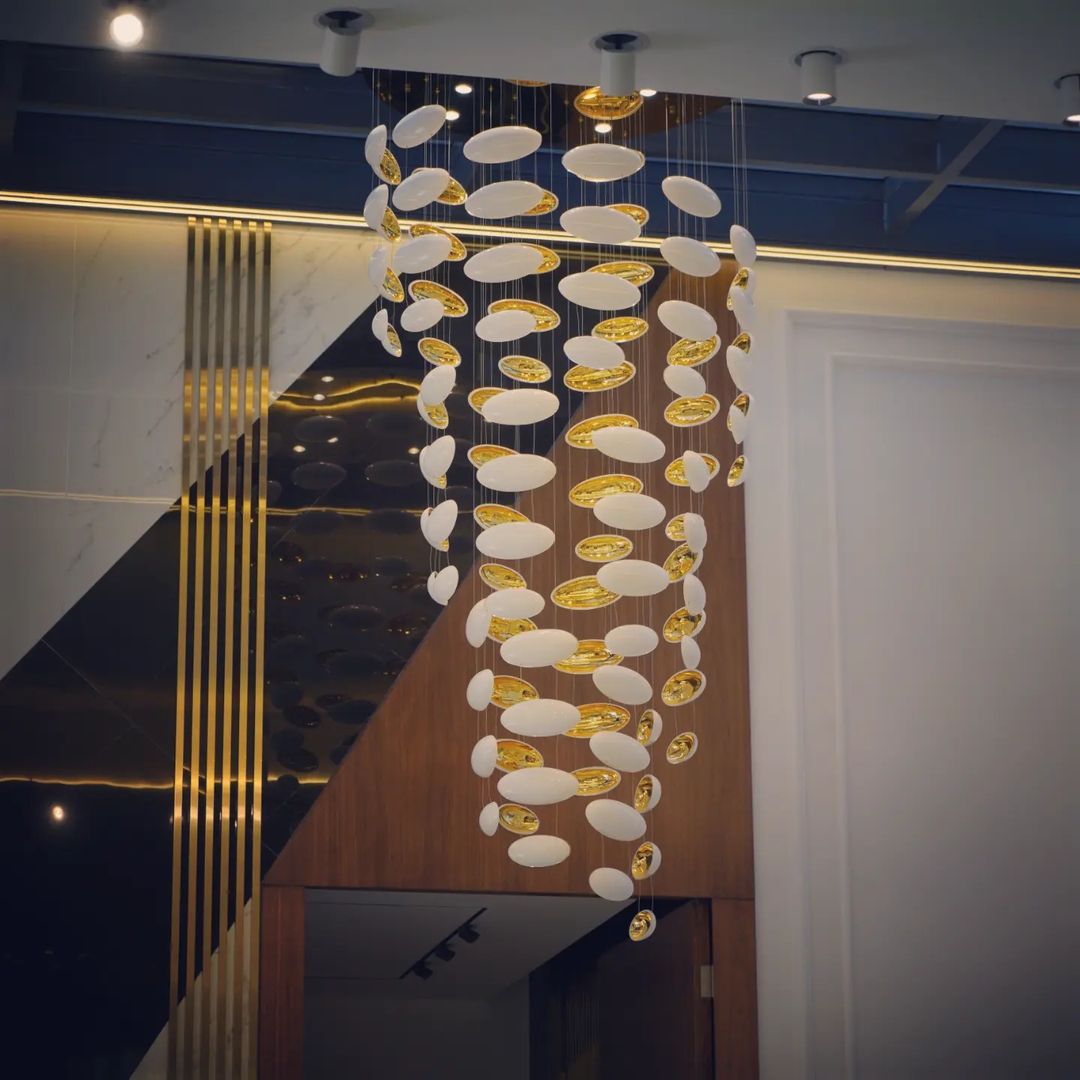 Modern Artistic Unique Golden Dragon Egg Pendant Ceiling Light Fixture for Staircase/ Sales Center/ Hotel